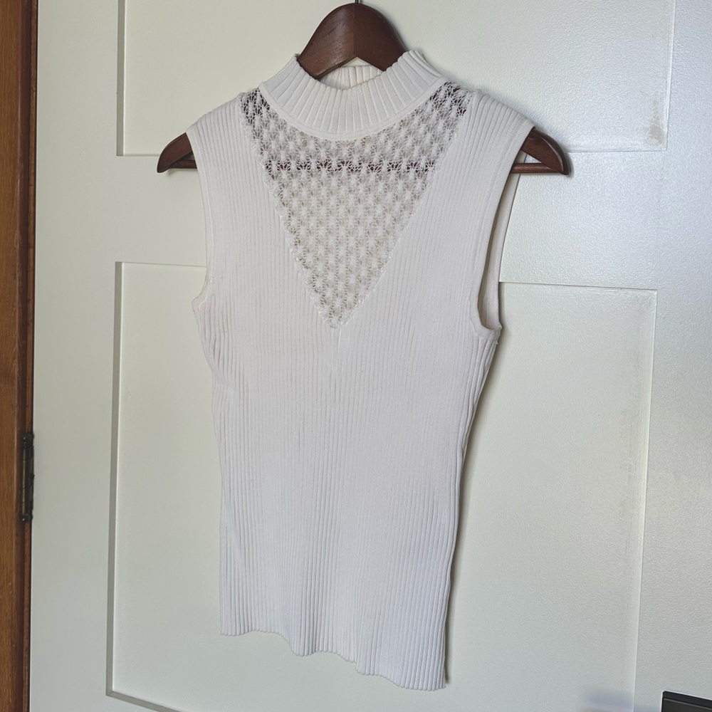 XL Ribbed crochet accent top